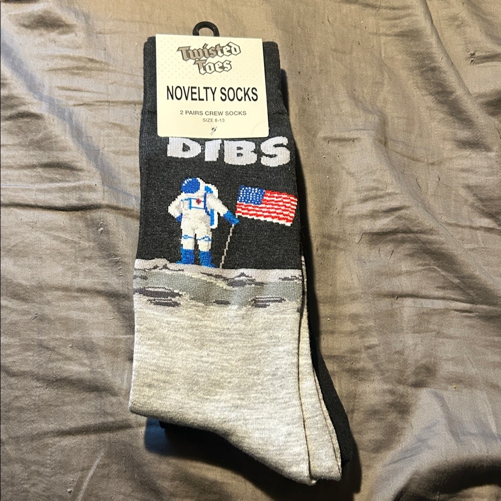 Kohl's Twisted Toes Astronaut Socks - Black and Gray